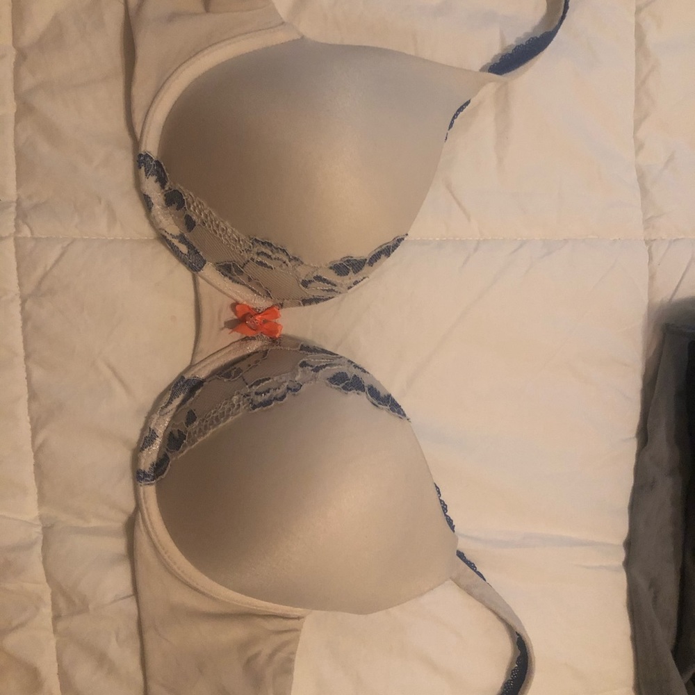 VS Bra
